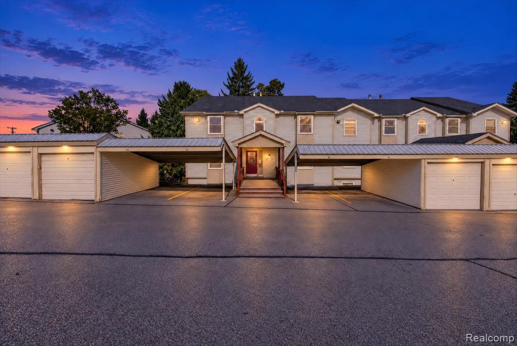 4998 Oak Hill Drive, 8847, Waterford, MI 48329