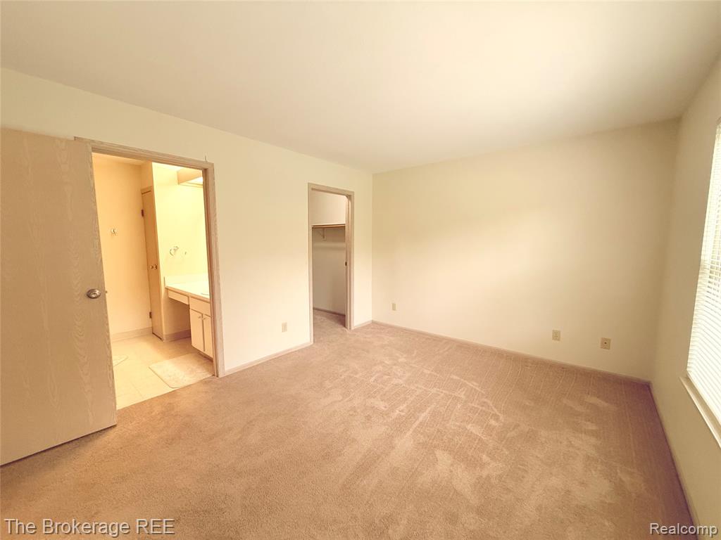610 Perry Creek Drive, Grand Blanc, MI 48439 — Photo 18