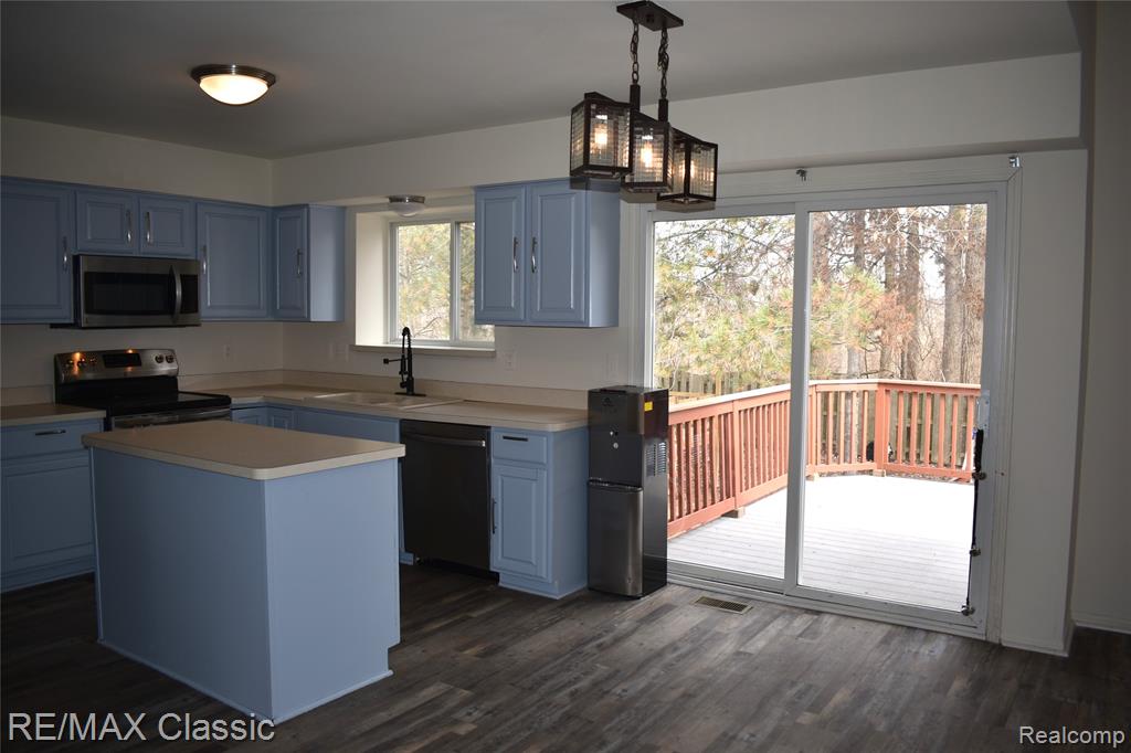 201 Columbia Drive, South Lyon, MI 48178 — Photo 19
