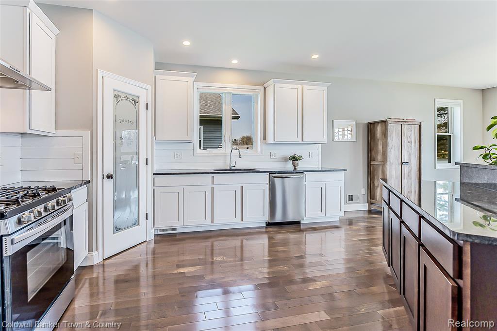 11634 Island Court, Hartland, MI 48353 — Photo 14
