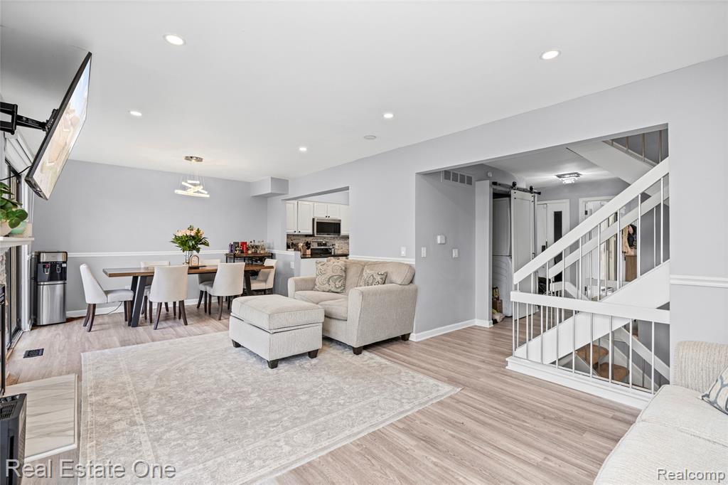 5273 Wright Way E, West Bloomfield, MI — Photo 2