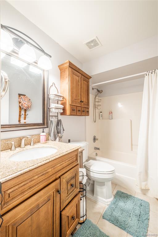 243 Oak Ridge Drive, Pontiac, MI 48341 — Photo 15