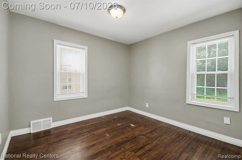 551 E Maplehurst Street, Ferndale, MI 48220 — Photo 8