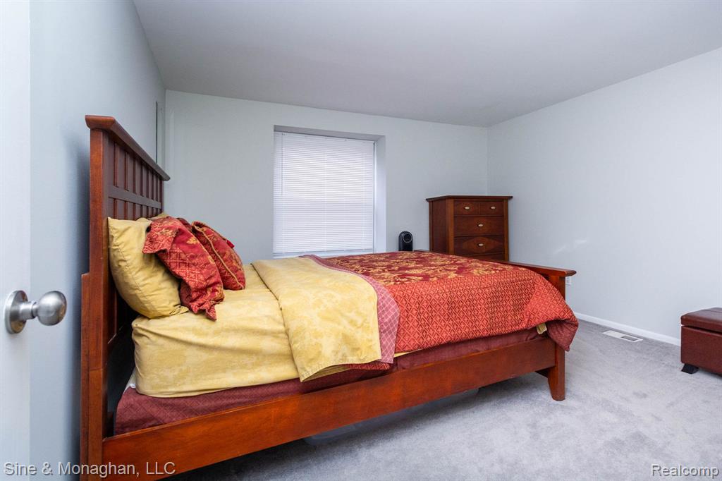 5082 Westmoreland Drive, Troy, MI 48085 — Photo 19