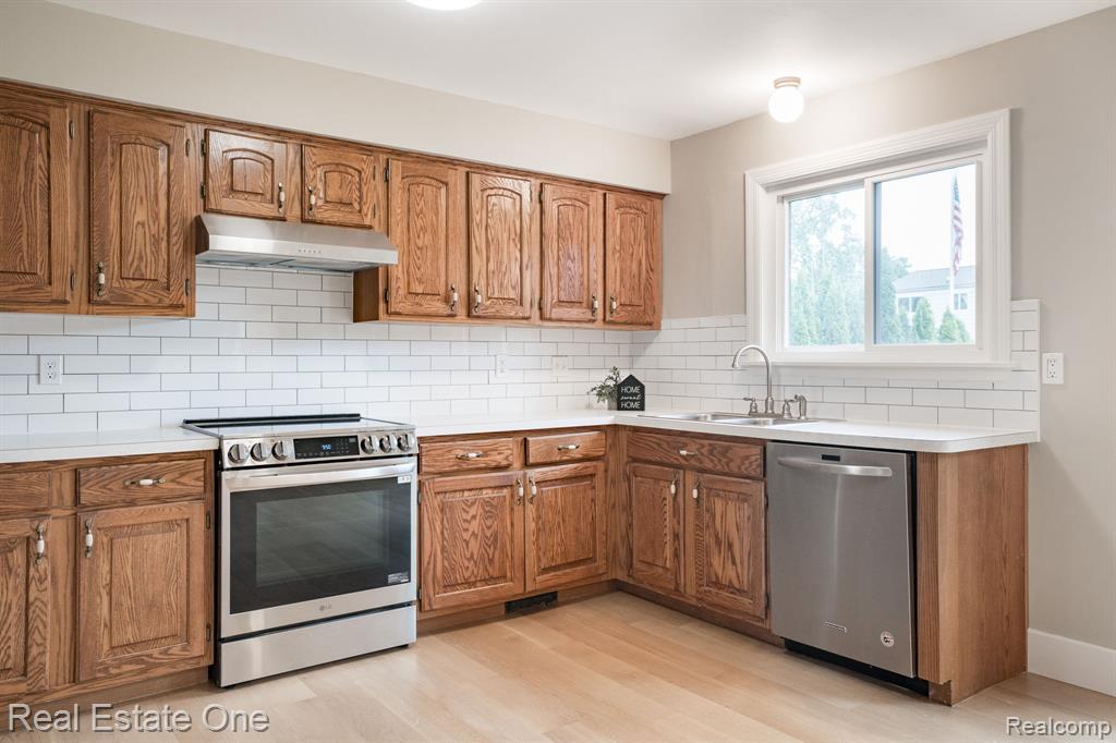 635 RANDALL, Troy, MI 48085 — Photo 10