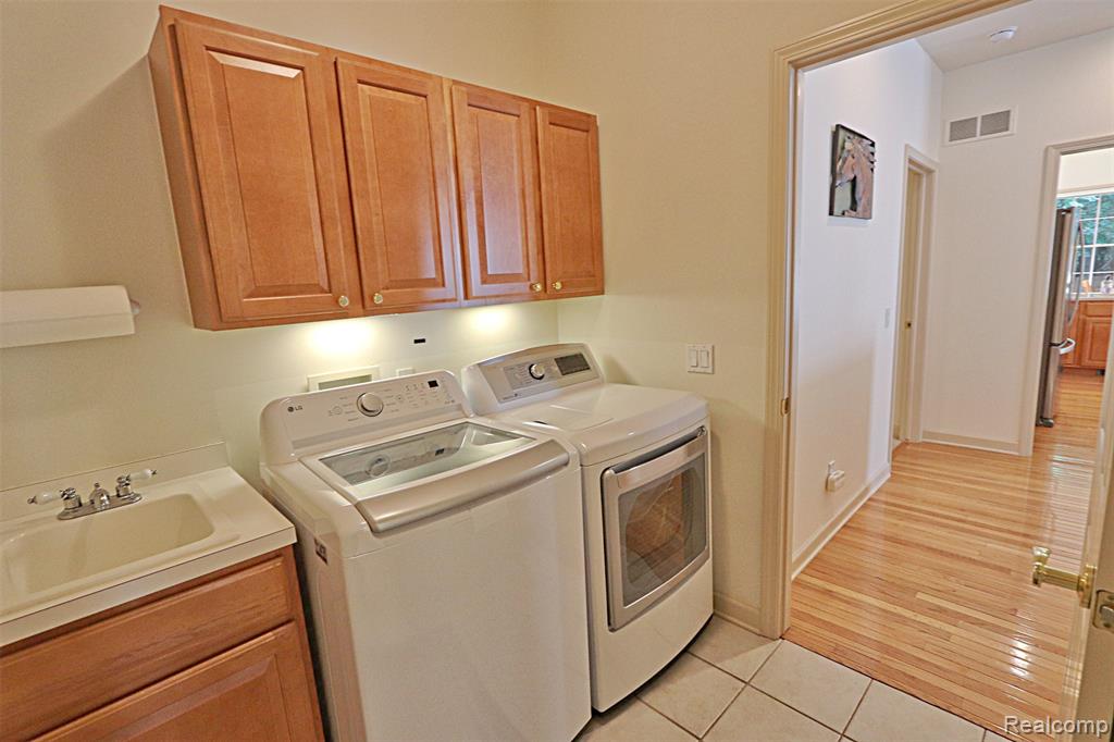 16418 Cypress Court, 54, Northville, MI 48168 — Photo 24