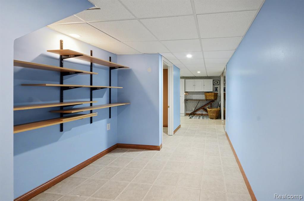 6622 Houghten Drive, Troy, MI 48098 — Photo 29
