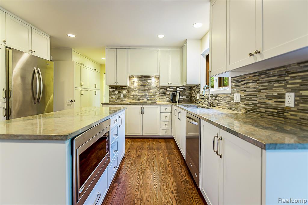 581 Woodway Court, Bloomfield Hills, MI 48302 — Photo 13