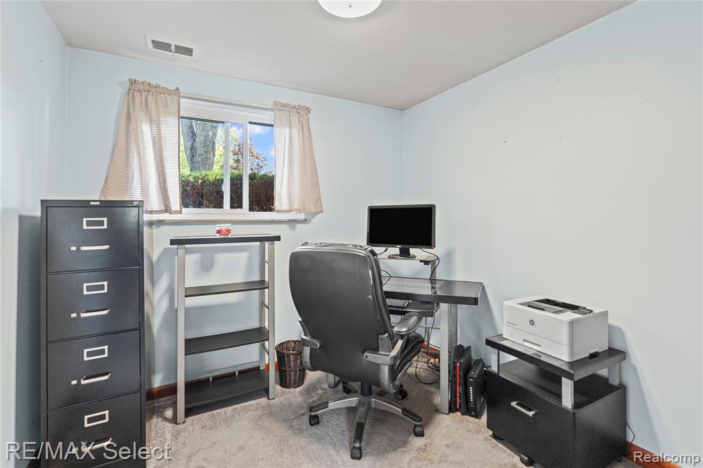 5368 Dunbar Drive, Grand Blanc, MI 48439 — Photo 20