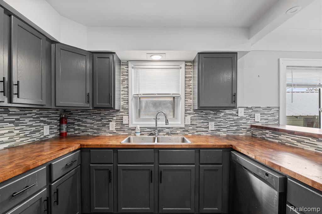 711 17TH Street, Port Huron, MI 48060 — Photo 10