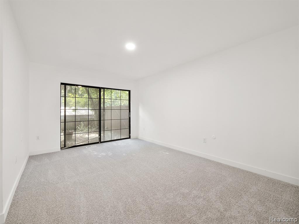 25167 GREENBROOKE Drive, Southfield, MI 48033 — Photo 20