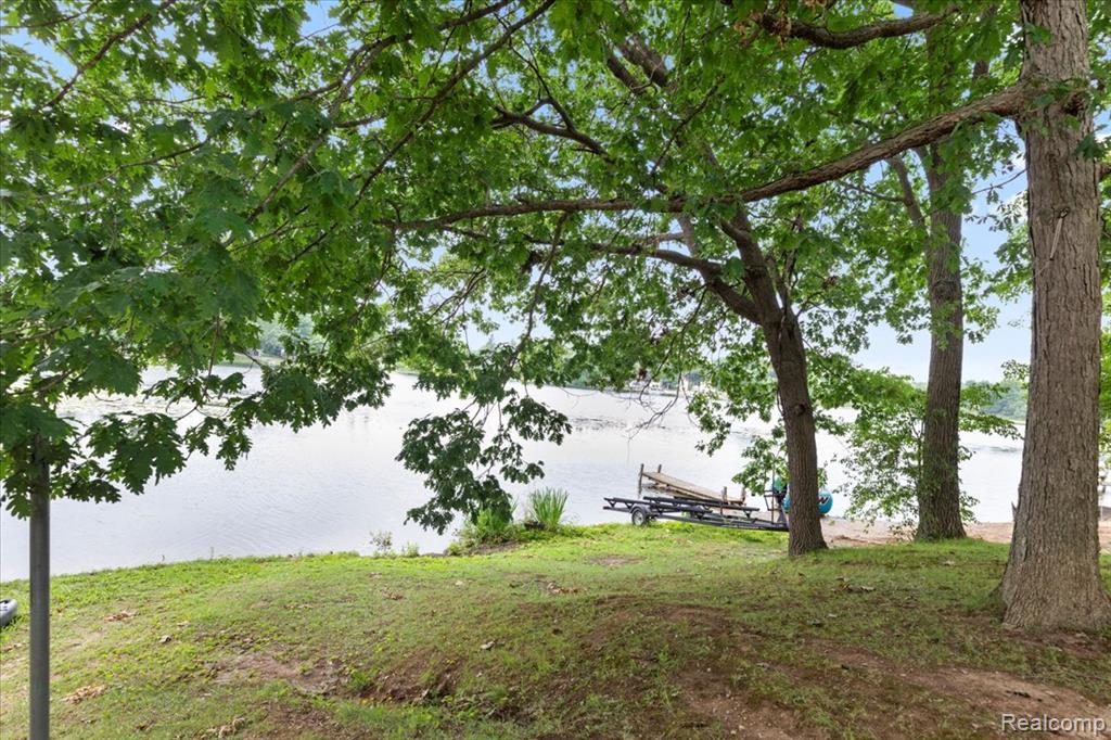 5246 Wayne Road, White Lake, MI 48383 — Photo 62