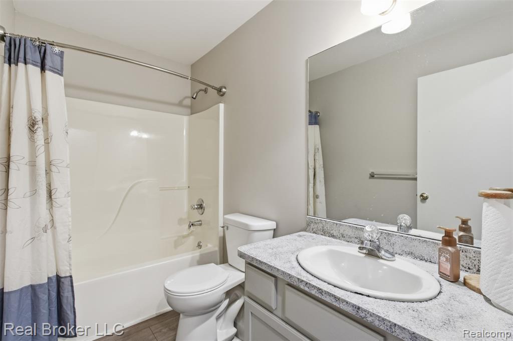 8152 Fox Hollow Road, Goodrich Vlg, MI — Photo 11