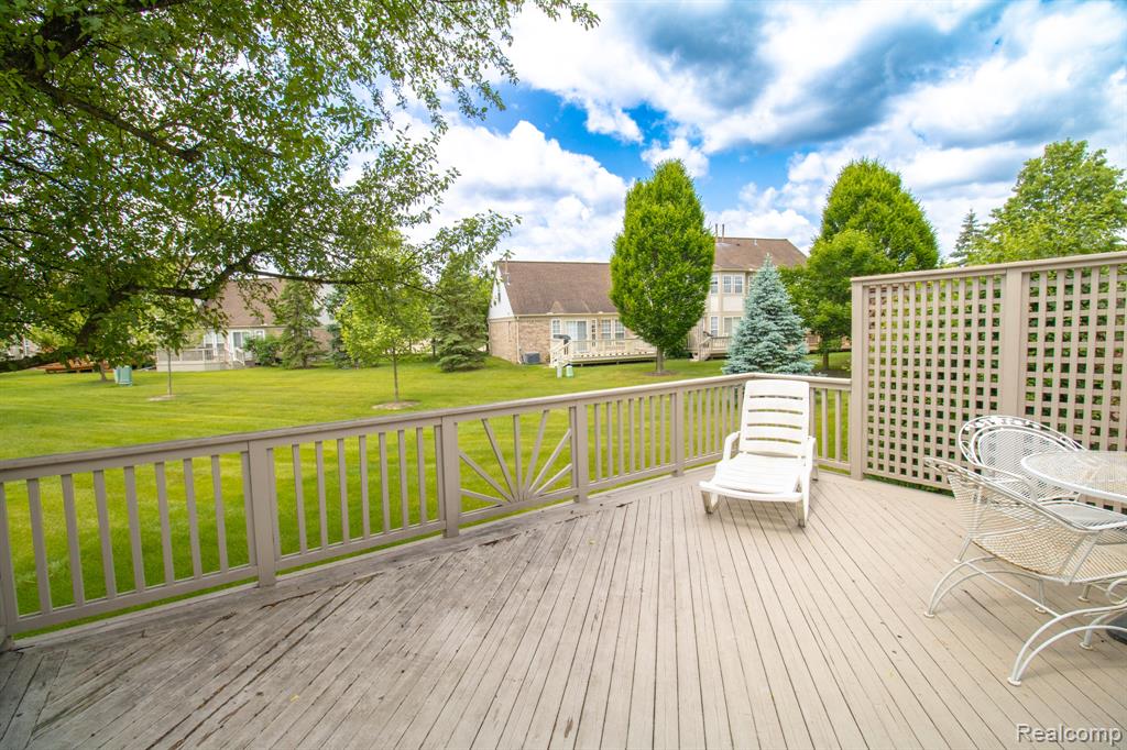 4102 Hunters Circle E, Canton, MI 48188 — Photo 36