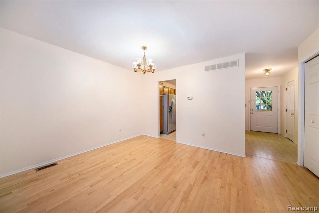 3510 BURBANK Drive, Ann Arbor, MI 48105 — Photo 9