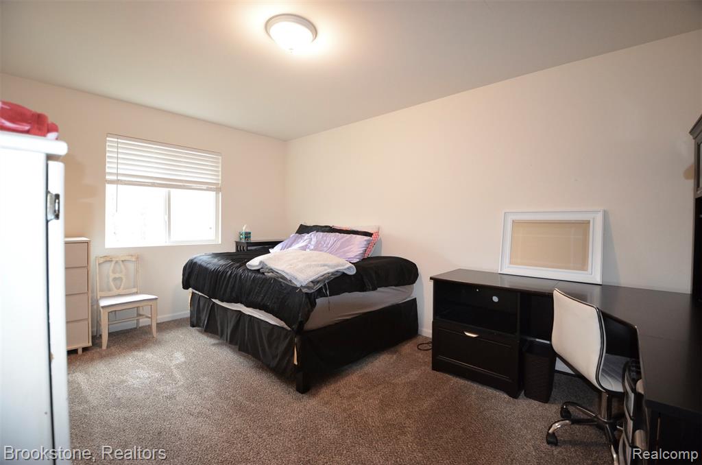 350 Fountain Park Drive, Waterford, MI 48327 — Photo 27
