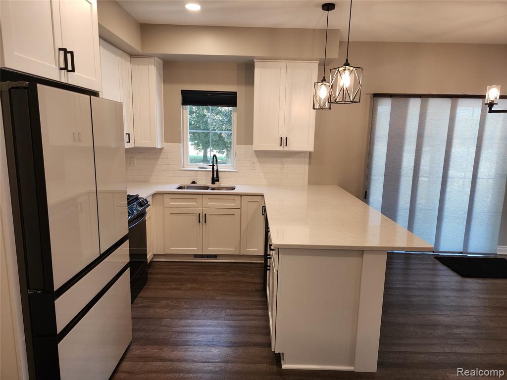 4446 Morrish Road, Swartz Creek, MI 48473 — Photo 9