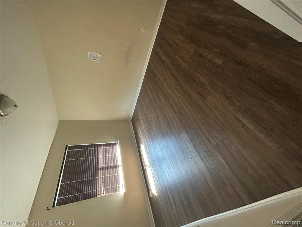 183 Legacy Park Circle, Dearborn Heights, MI 48127 — Photo 13