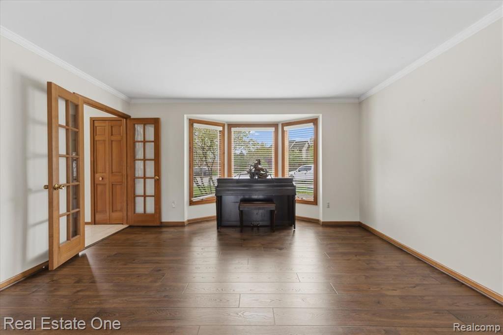 720 Essex Drive, Rochester Hills, MI 48307 — Photo 18