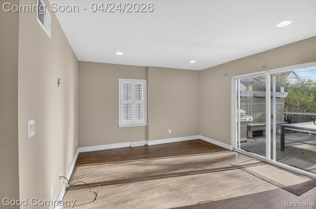 627 Kayser Avenue, Royal Oak, MI 48067 — Photo 18