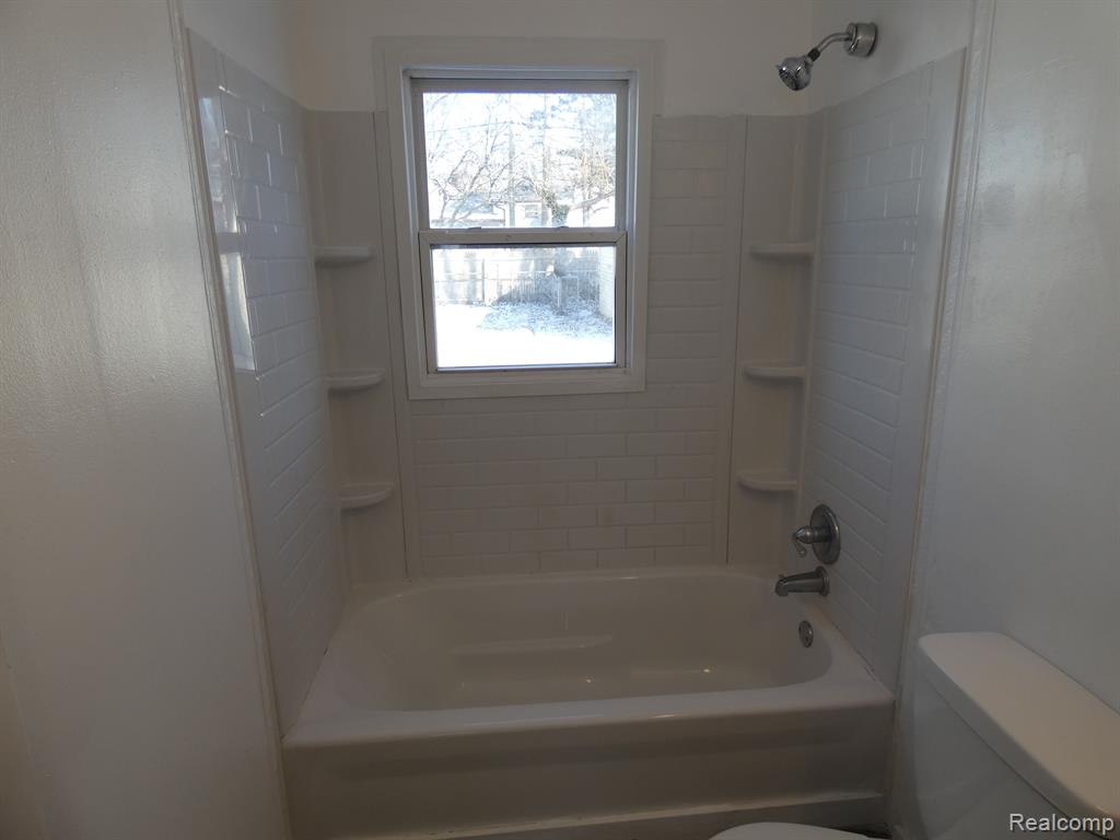 8065 PROSPECT Avenue, Warren, MI 48089 — Photo 7