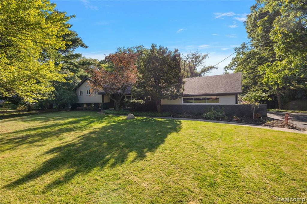 7315 Lindenmere Drive, Bloomfield Hills, MI 48301 — Photo 3