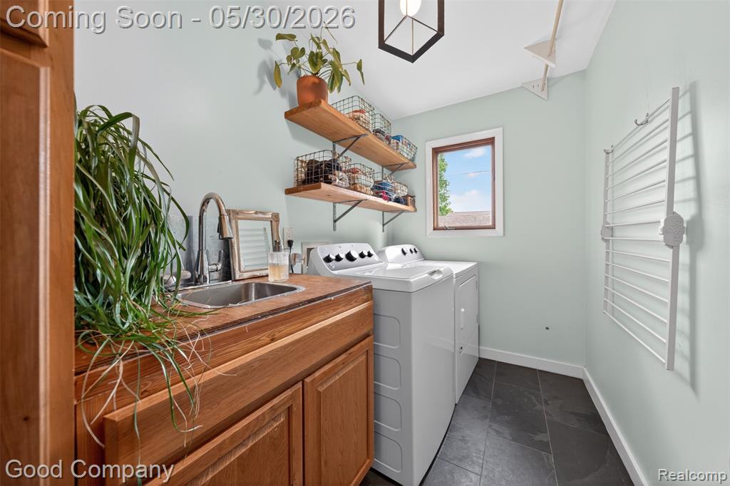 933 Gallaland Avenue, Rochester Hills, MI 48307 — Photo 25