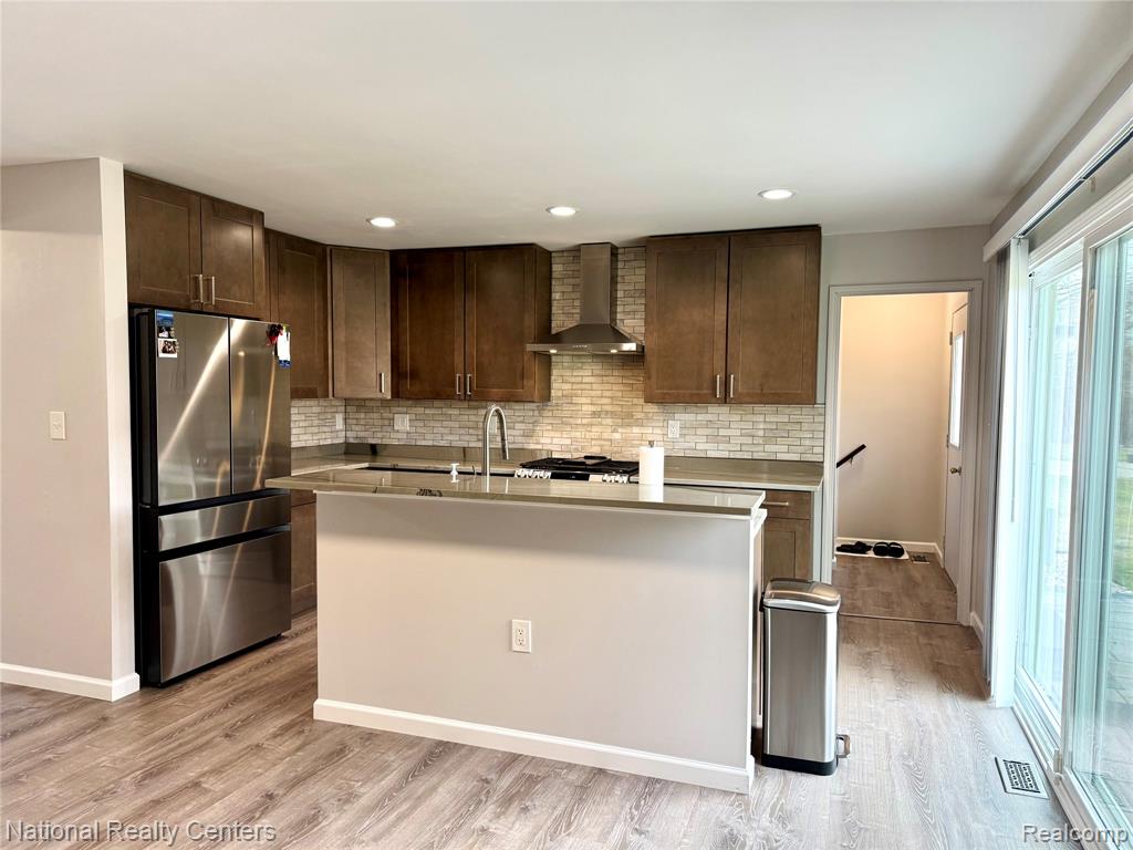 40684 Village Wood Road, Novi, MI — Photo 5