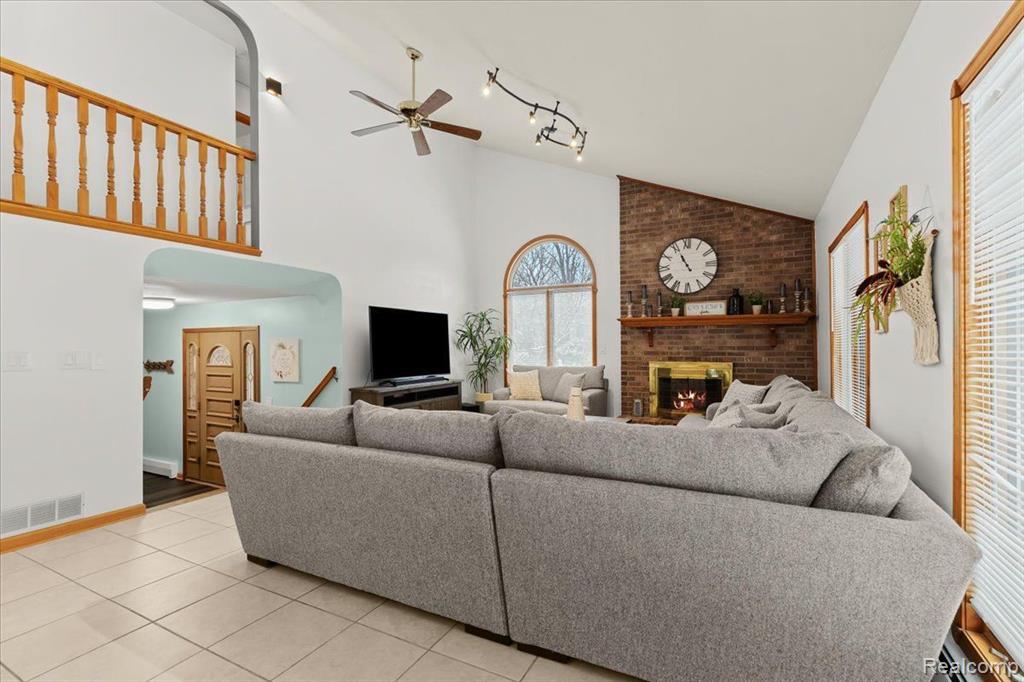 1415 ROSE CENTER Road, Fenton, MI 48430 — Photo 9