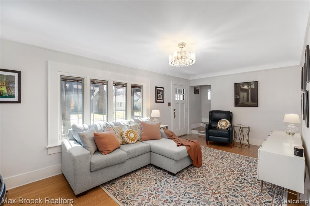 49 AMHERST Road, Pleasant Ridge, MI — Photo 3