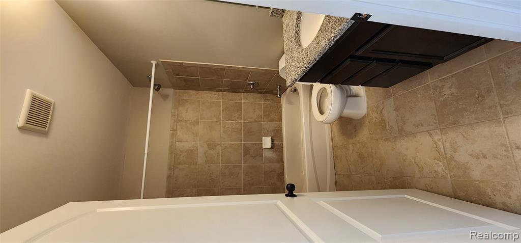 3247 Chambers W, Wixom, MI 48393 — Photo 19