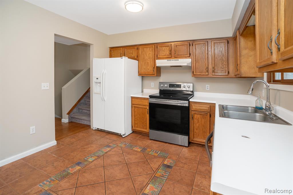 4654 Siebert Road, Waterford, MI 48328 — Photo 8