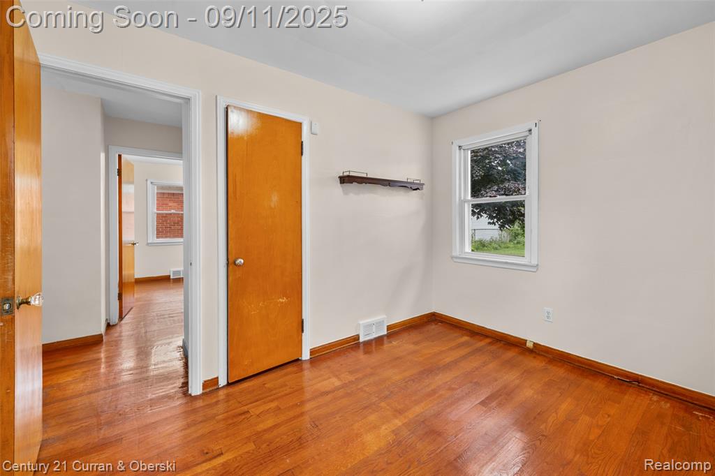 8235 Virgil Street, Dearborn Heights, MI 48127 — Photo 20
