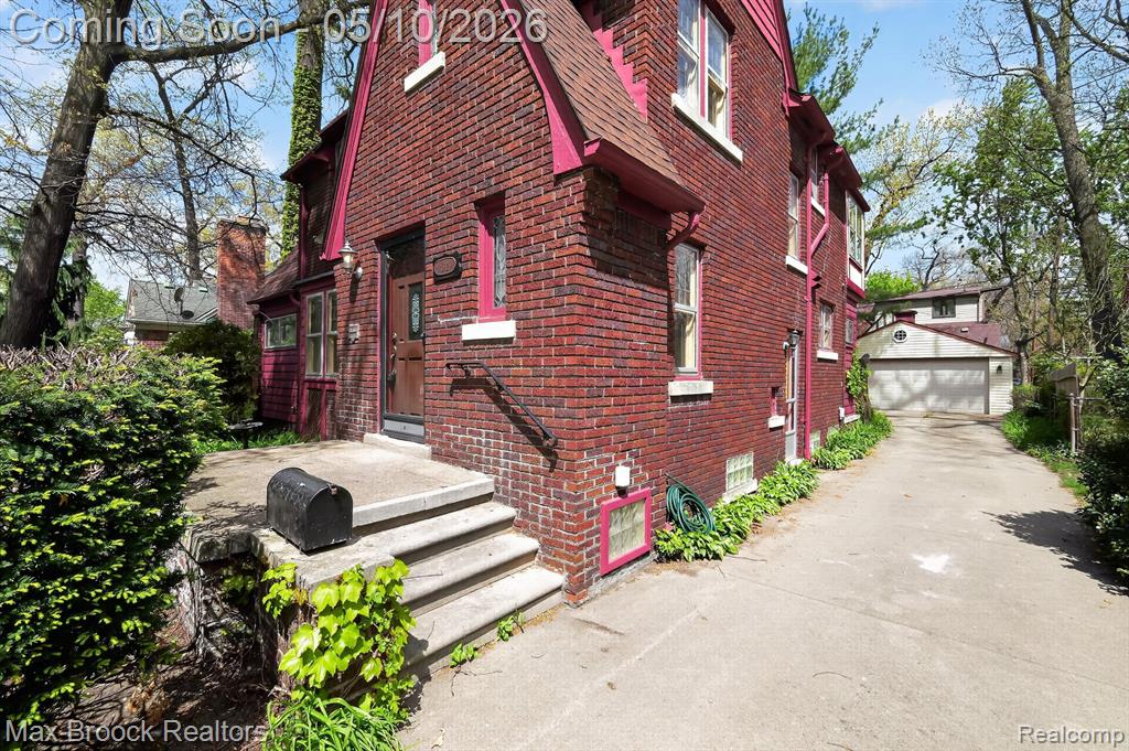 642 W Maplehurst Street, Ferndale, MI 48220 — Photo 2