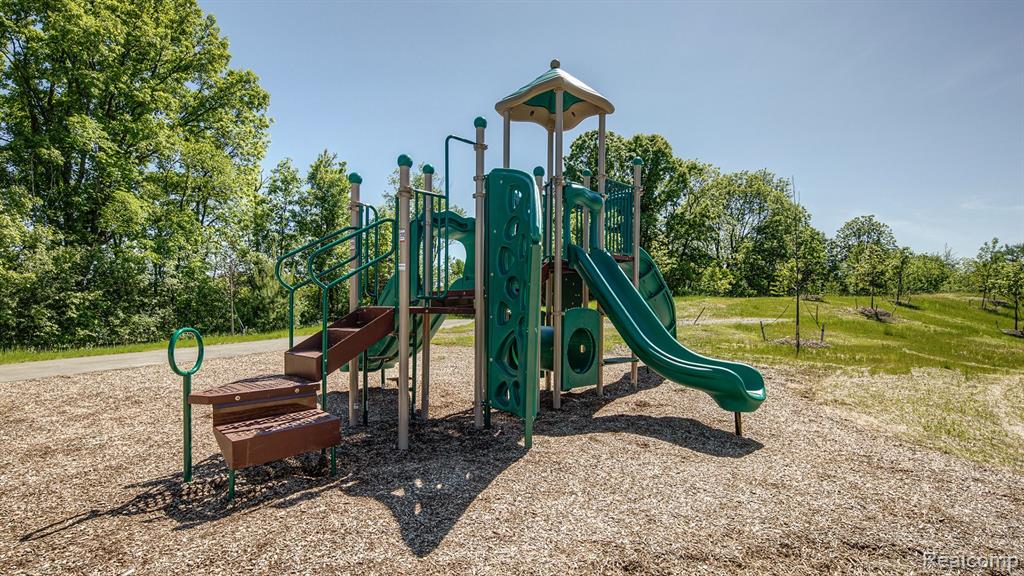 2836 RIDINGTON Road, Ann Arbor, MI 48105 — Photo 14