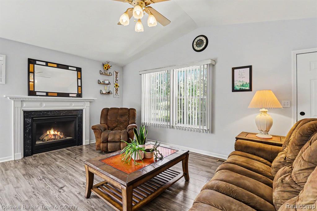 47083 Auburn Court, Utica, MI 48317 — Photo 4