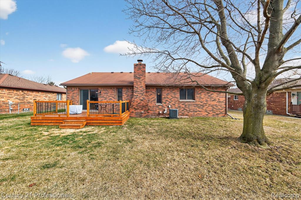 40365 La Grange Drive, Sterling Heights, MI 48313 — Photo 29