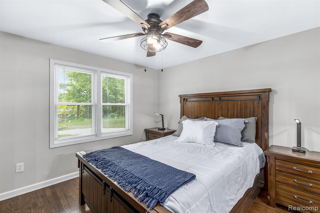 6581 WINDIATE Road, Waterford, MI 48329 — Photo 14