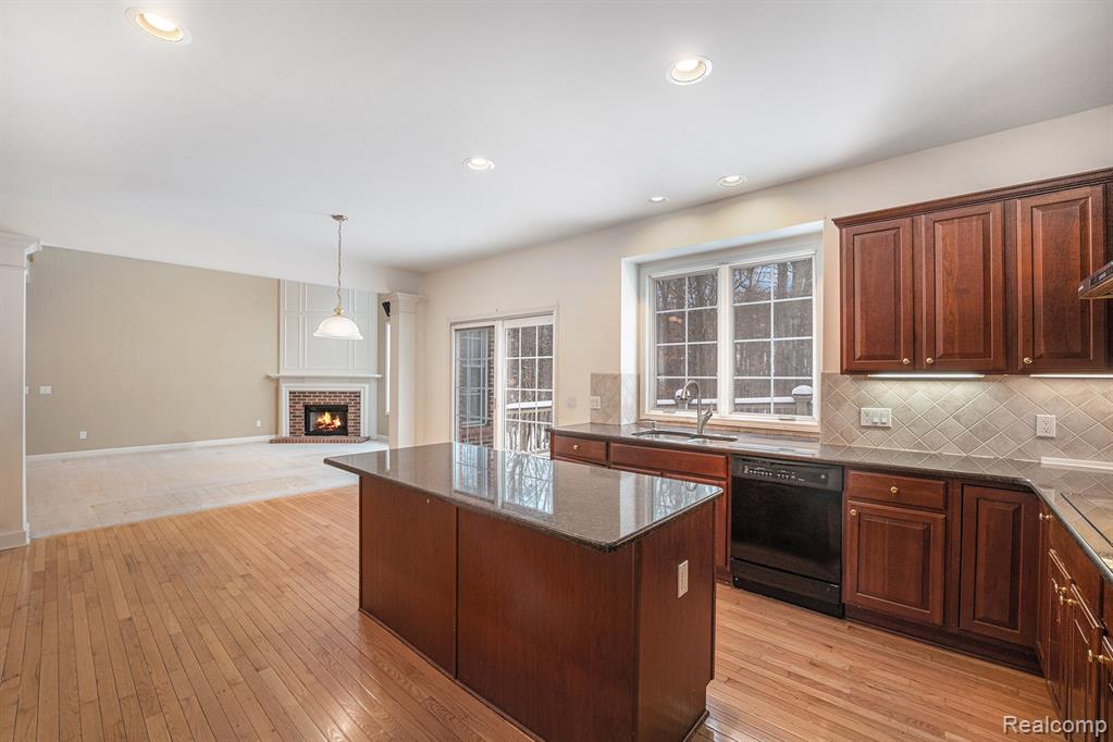 45247 OAK FOREST Drive, Northville, MI 48168 — Photo 6