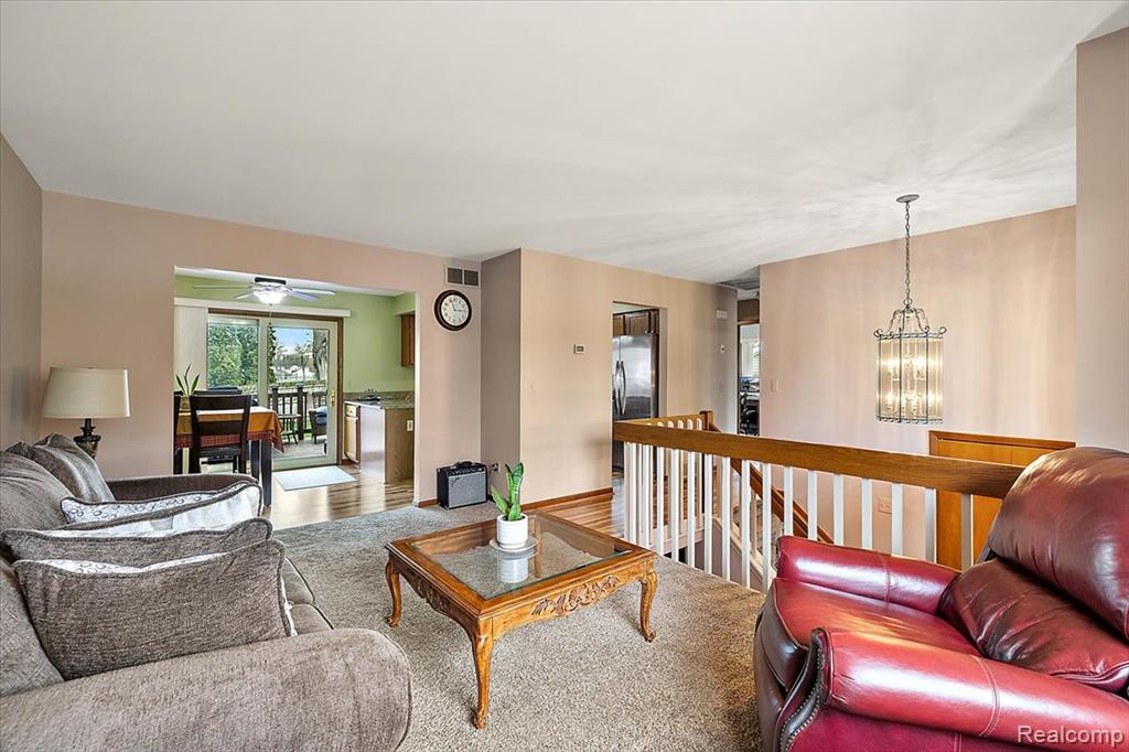 490 Glenn Court, Lake Orion, MI 48362 — Photo 12