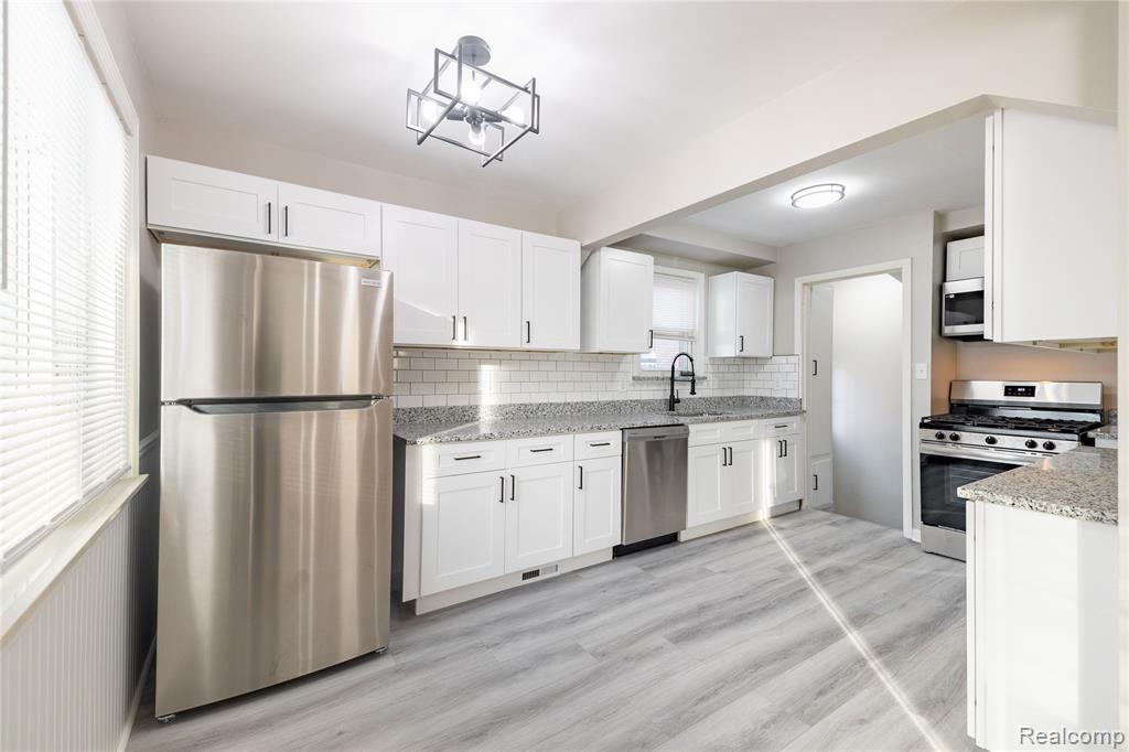 9255 Hubert Avenue, Allen Park, MI 48101 — Photo 8