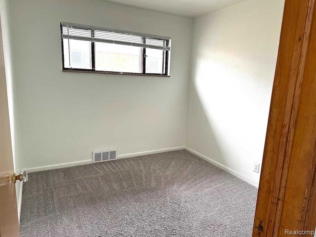 8101 Marian Street, Warren, MI 48093 — Photo 9