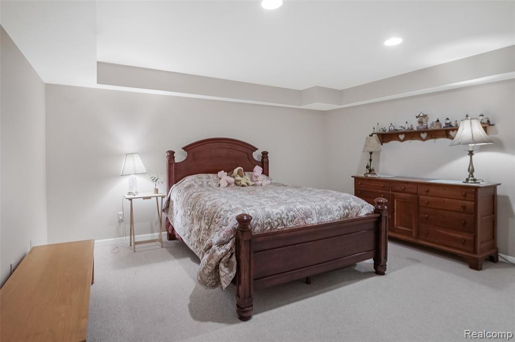16822 Lochmoor Circle W, Northville, MI 48168 — Photo 37