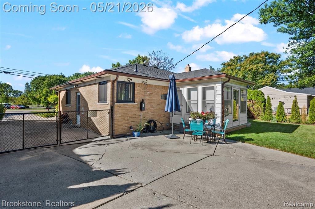 18474 Beverly Road, Beverly Hills, MI 48025 — Photo 26