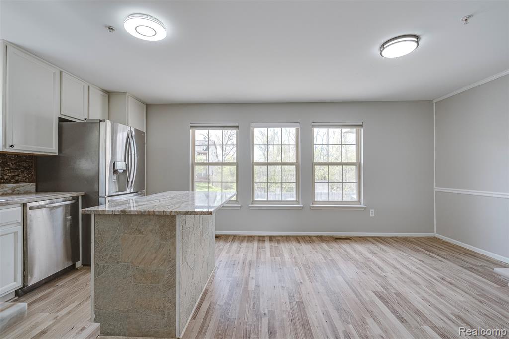 454 Old Pine Way, Walled Lake, MI 48390 — Photo 17