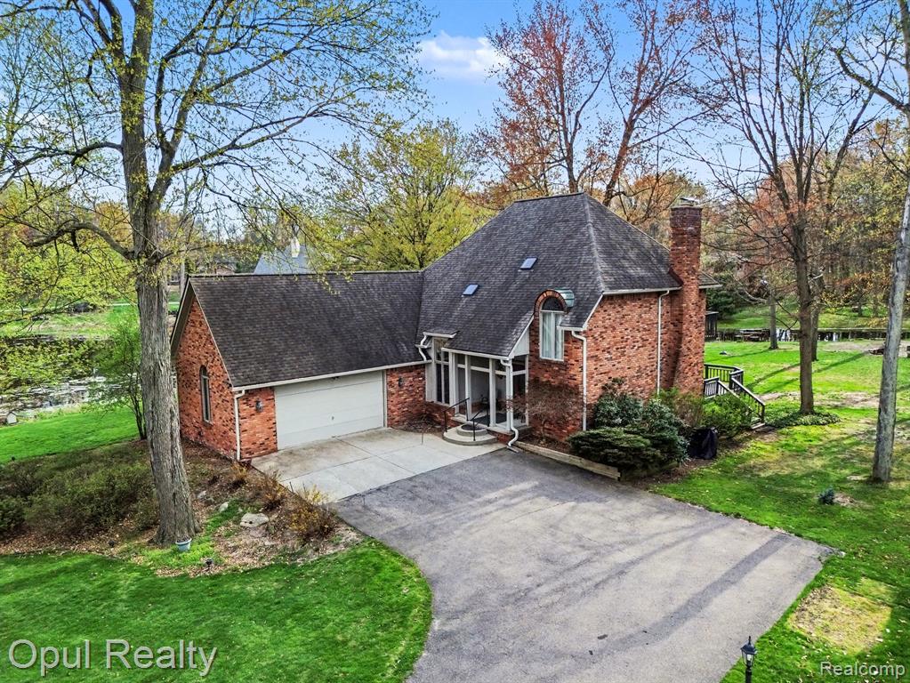 3575 Clark Circle, Commerce Twp, MI 48382 — Photo 43