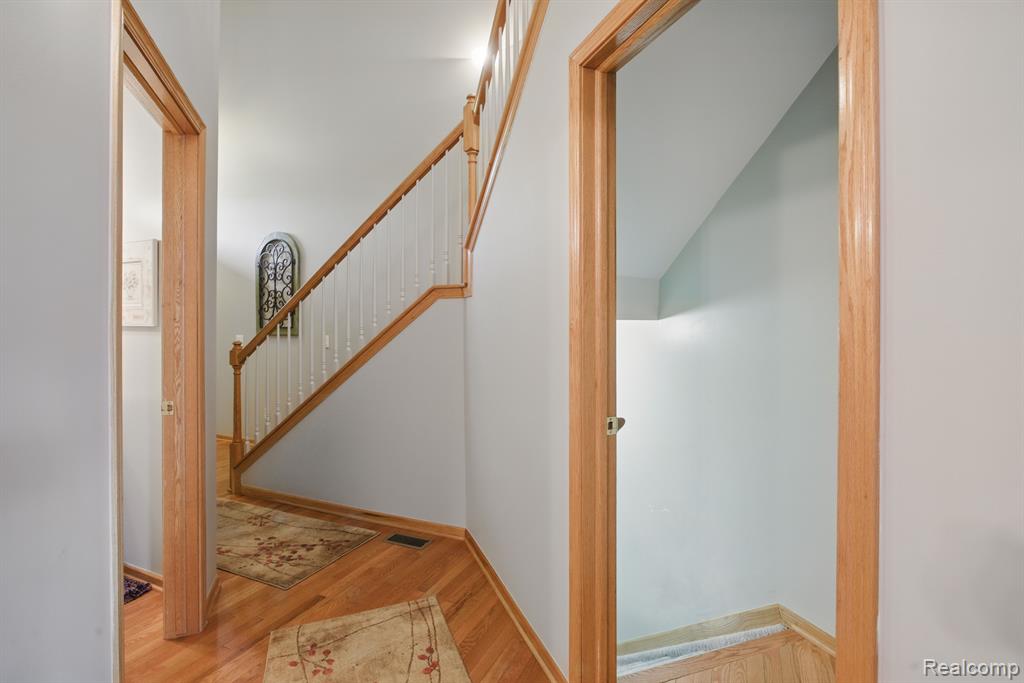 5496 GREENWAY Drive, 48, Trenton, MI 48183 — Photo 13