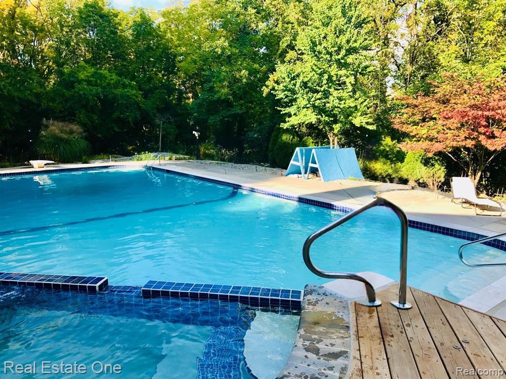 5363 HIGH COURT Way, West Bloomfield, MI 48323 — Photo 48