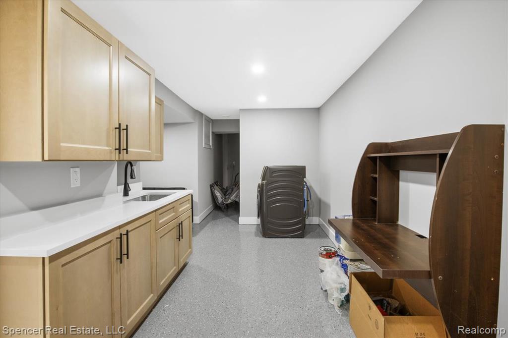7669 S Eston Road, Clarkston, MI 48348 — Photo 43