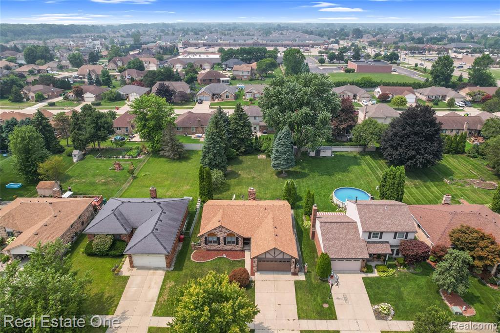 46837 Breckenridge Drive, Macomb, MI 48044 — Photo 34